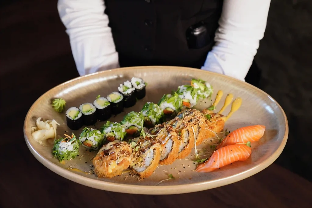 Auswahl an Special Sushi Rolls im Mai Garden Offenburg